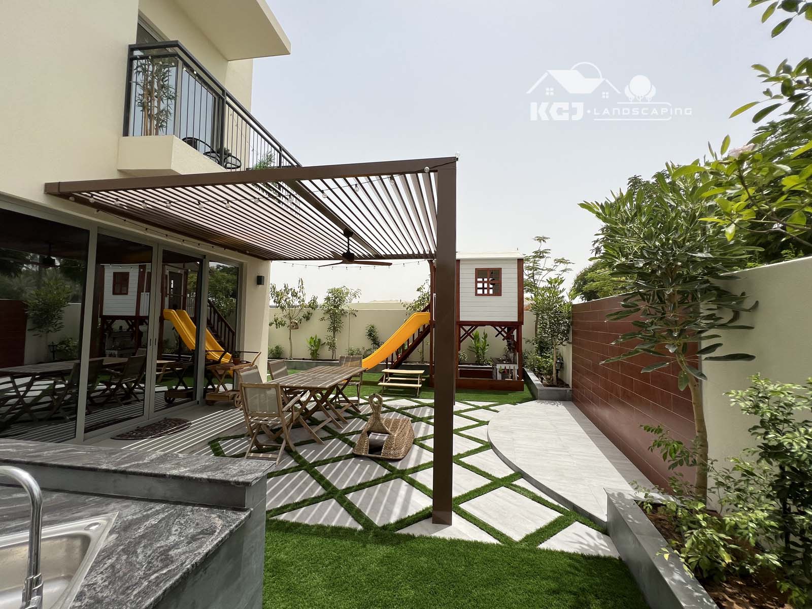 Pergola-construction-in-Dubai